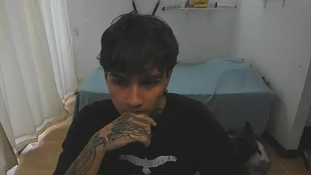 Chat +18 de Your_Tao ao vivo