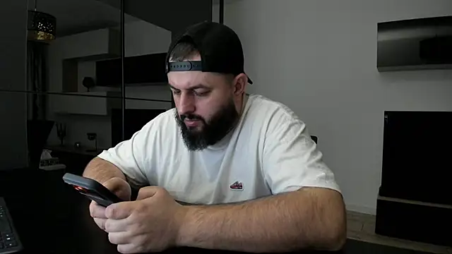 DravenPeak: διαδικτυακό σόου στην κάμερα