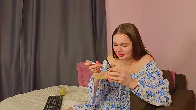 MyeshaKorsak Adlı Modelin Canlı XXX Sohbeti