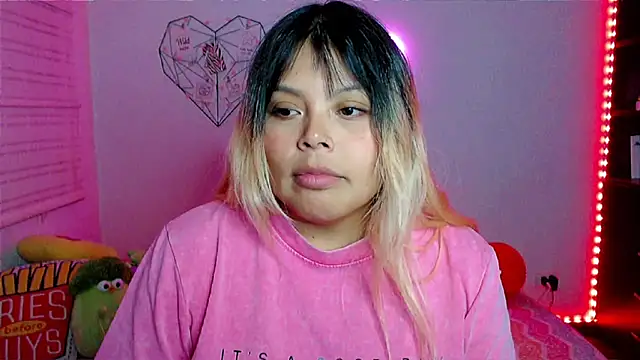 Živý XXX chat EllieMoonX