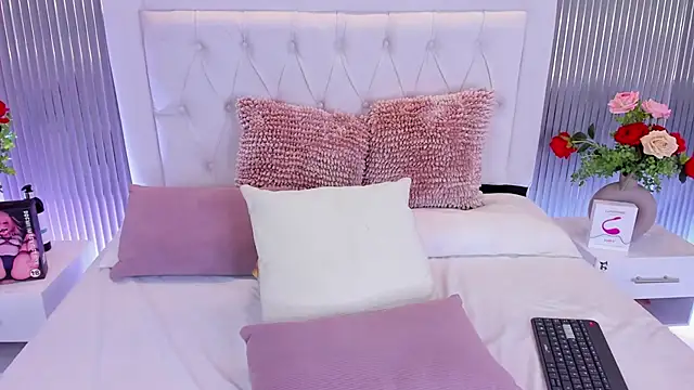 MelodySweetHoneyn Live XXX chat