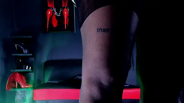 AmaniStones live XXX chat