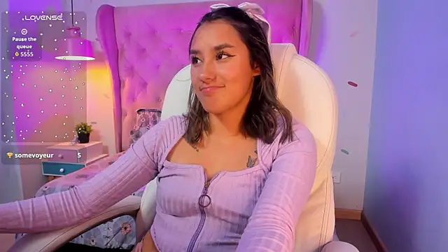 Chat +18 de _Sophie__miller ao vivo