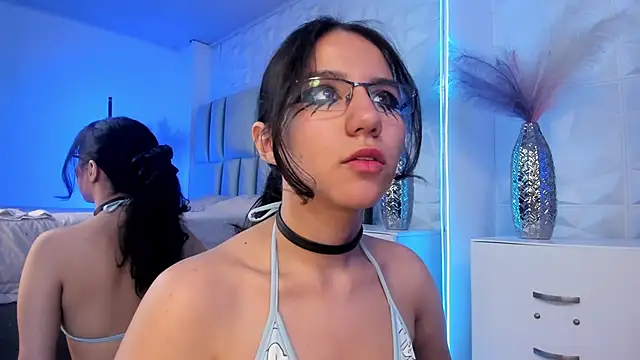 Chat +18 de HollyPeach ao vivo