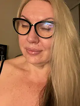 OliviaDancequeen live XXX chat