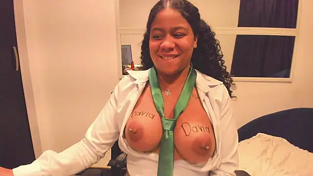 Sofi_Fox_'s Live XXX Chat