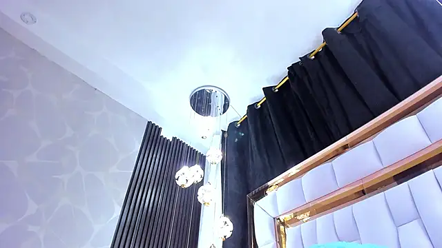 SarayRoyse Adlı Modelin Canlı XXX Sohbeti