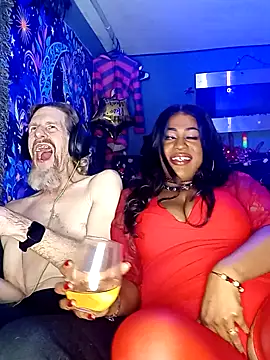 AmazonianMistress' Webcam Show