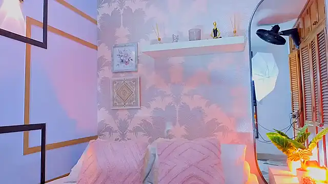 CharlotteGraay Adlı Modelin Canlı XXX Sohbeti