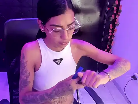 Chat XXX ao vivo de KarlaSlutSkinny__