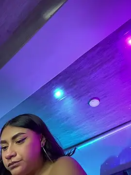 michell_boobs_ élő XXX-chatje