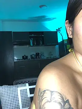 EmmaRossem 现场XXX聊天