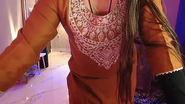 Mitikaa 现场XXX聊天