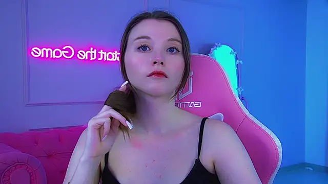 KeiraAsti Adlı Modelin Canlı XXX Sohbeti