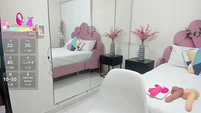 แชท XXX สดของ kiraGeiner