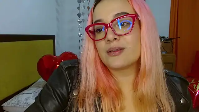 Nova-Satela Live XXX Chat