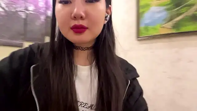 MaeRaads live XXX chat