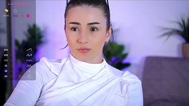 دردشة BabbyAisha الجنسية المباشرة