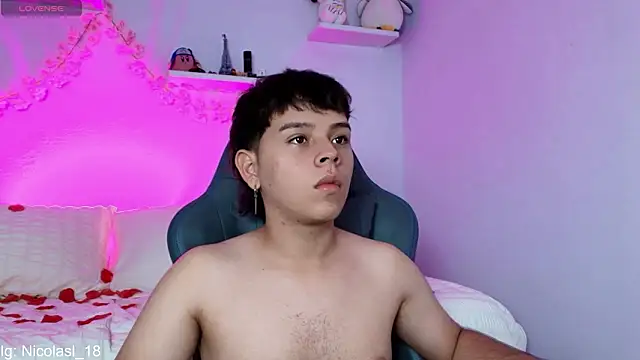 XXX chat uživo modela nico_leroy
