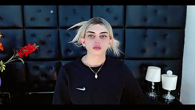 Daniela_Pink_ élő XXX-chatje