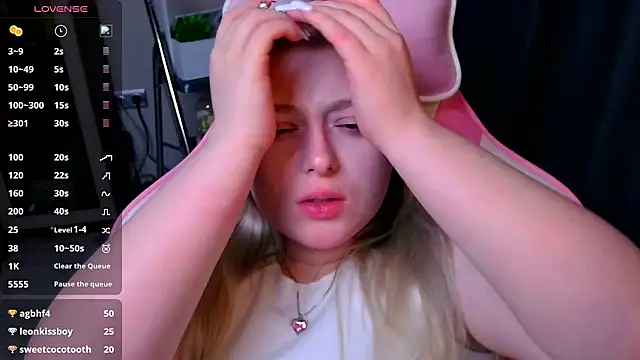 Emiliaaah Chat XXX in diretta