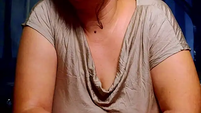 Chat XXX en directo de ElizabethEven