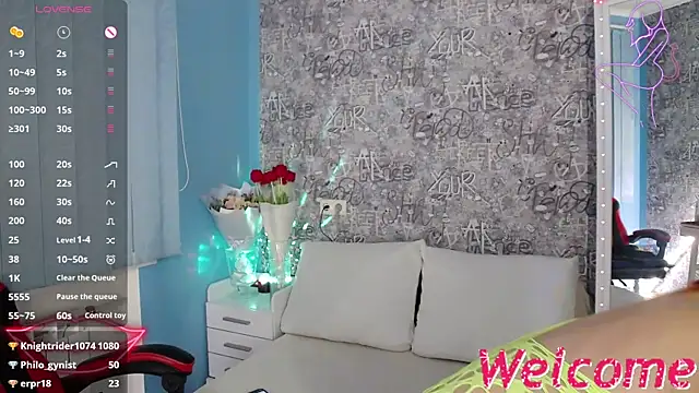 ElisaJane live XXX chat