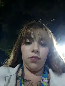 ISABELLA-01_ Live XXX-Chat