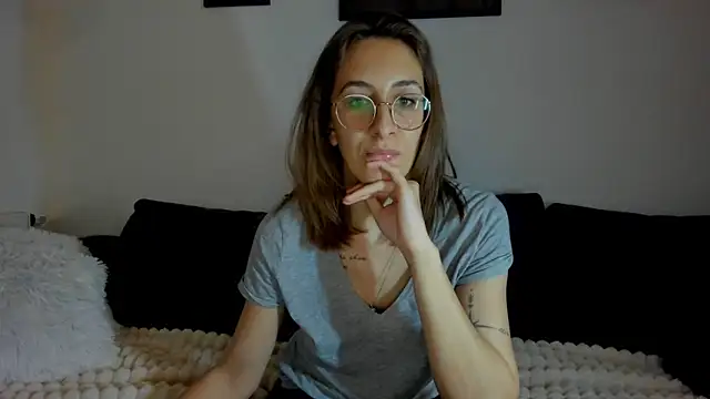 Chatroom XXX en direct de DesireMore90