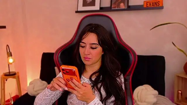 Czat XXX na żywo – EmmyEvans1