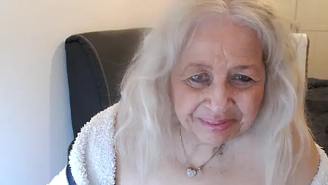 SusiLifeXXX: вебкам-шоу