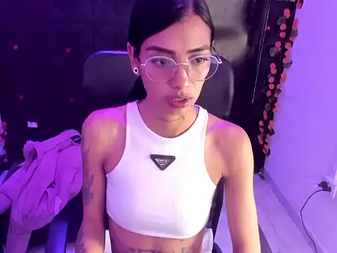 KarlaSlutSkinny__ 现场XXX聊天