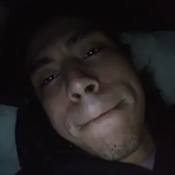 AlexAlejandro13 élő XXX-chatje