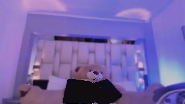 XXX chat uživo modela revenmiller_