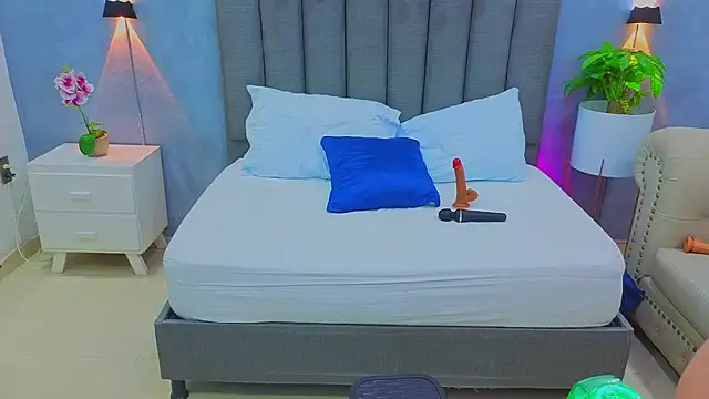 Chat +18 de angelica_dymond ao vivo