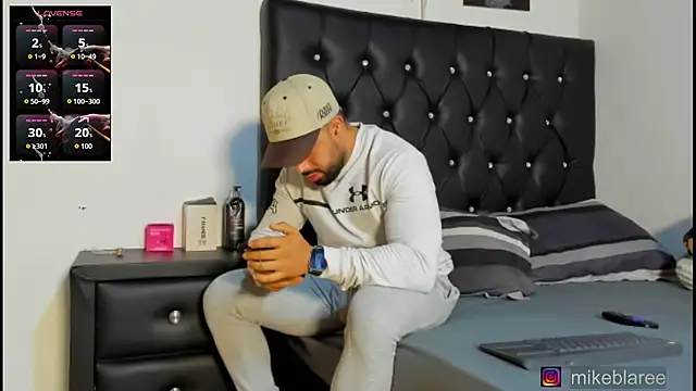 mikeblaree's Live XXX Chat