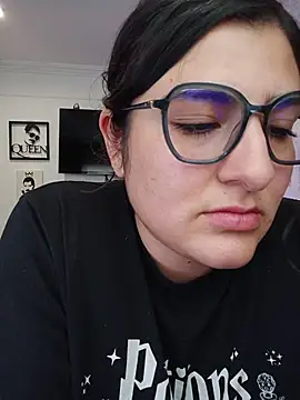 ahrianabluff Adlı Modelin Canlı XXX Sohbeti