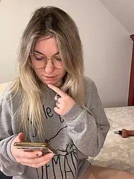 carlaaa Chat XXX in diretta