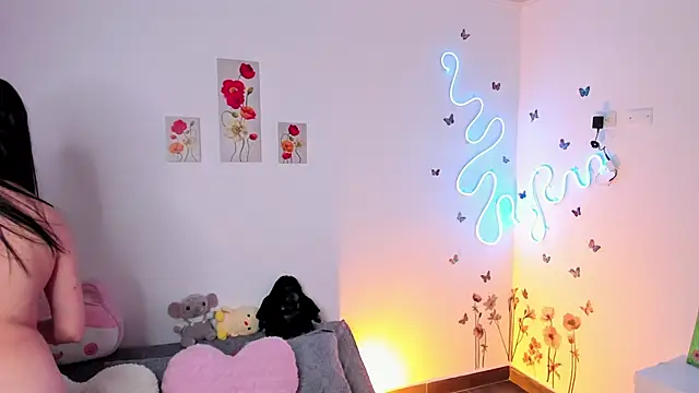 lilielou_ Adlı Modelin Canlı XXX Sohbeti