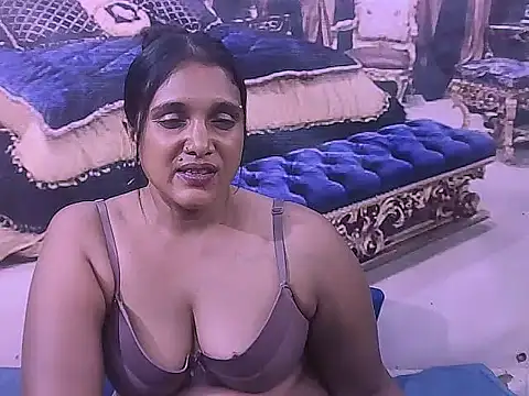 Chat XXX en directo de IndianSexyLady20