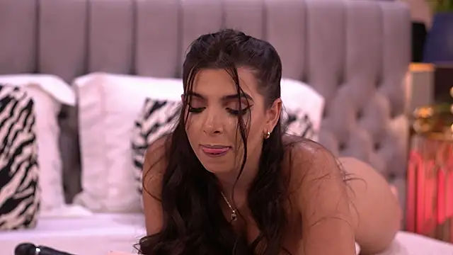 NicoleCellini live XXX chat