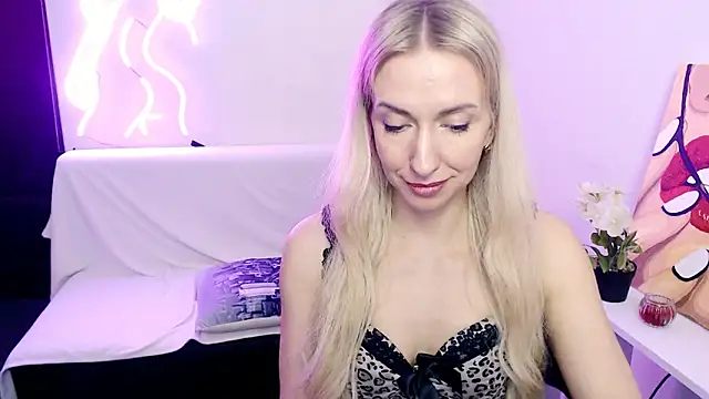 Cute_Smile_Shy Live XXX-Chat