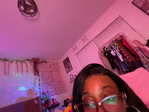 VixenCapri Live XXX-chat