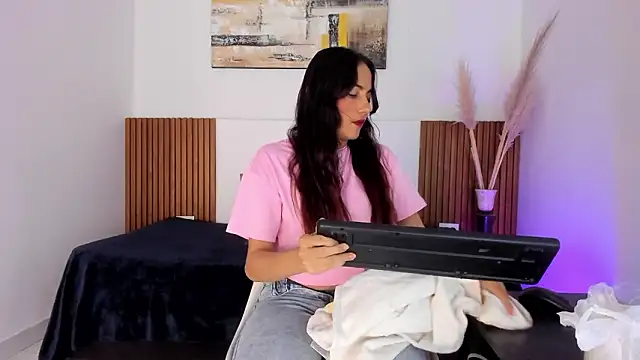 Dakotagloss Chat XXX in diretta