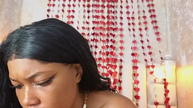 CrystalBrooke3xのライブXXXチャット