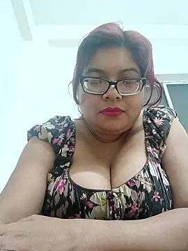 Elie_Hallway Show Webcam