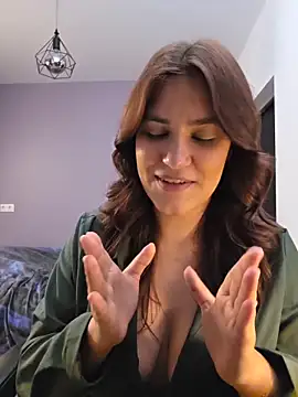 MiaRides19のライブXXXチャット