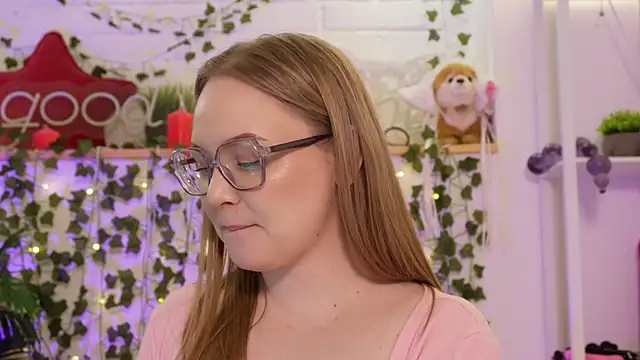 MonicaAsis Adlı Modelin Canlı XXX Sohbeti