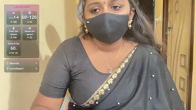 Tanuja-Sexy Adlı Modelin Canlı XXX Sohbeti