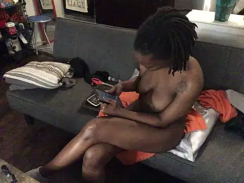 littyleesh1 Adlı Modelin Canlı XXX Sohbeti